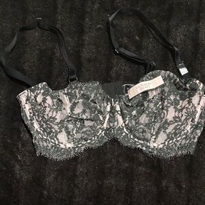 Victoria's Secret Lace Bra in Black and Green
